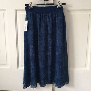 NWT Lularoe Lola skirt, size medium.